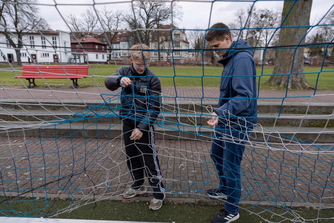 Schiedsrichter-Praktikum beim Berliner Fußballverband, Junior-Schiedsrichter Freddy, Geolino 07/2024