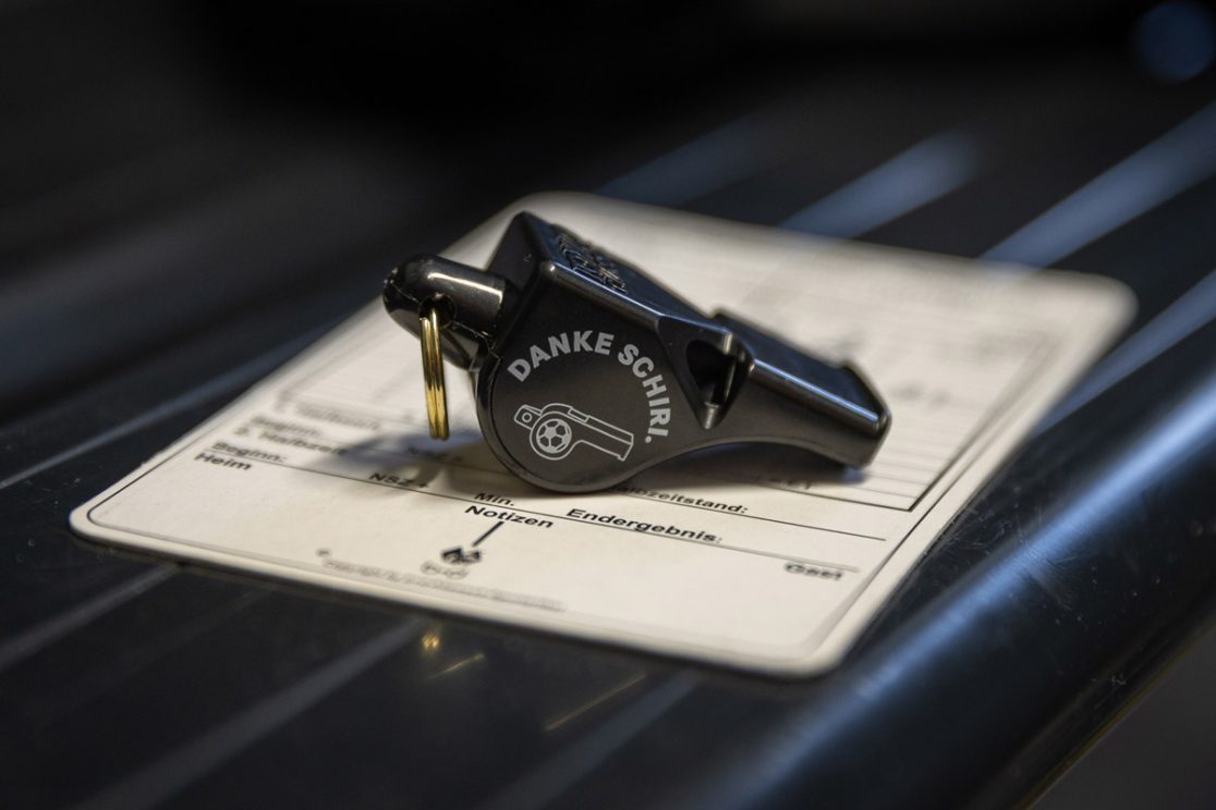 Schiedsrichter-Praktikum beim Berliner Fußballverband, Junior-Schiedsrichter Freddy, Geolino 07/2024